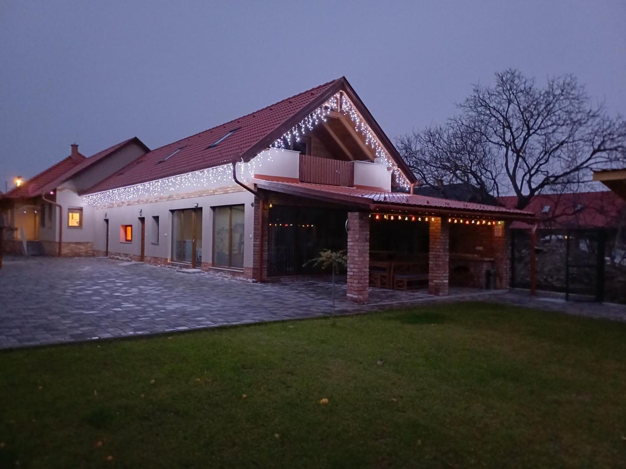 Benige Vendeghaz Hotel Demjen Bagian luar foto