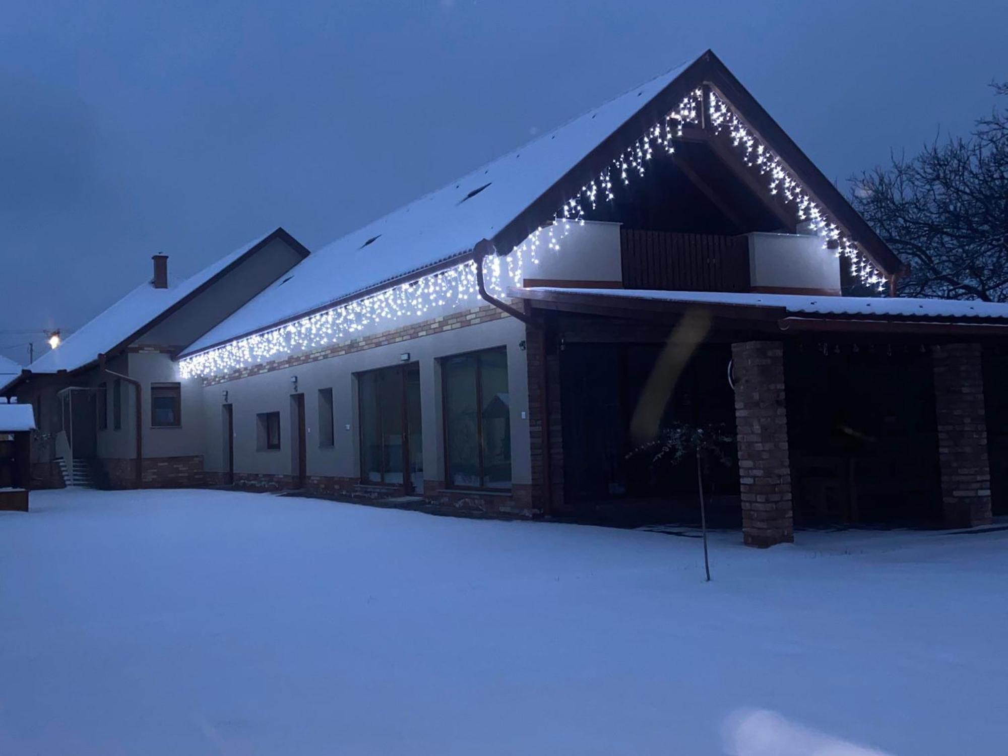 Benige Vendeghaz Hotel Demjen Bagian luar foto
