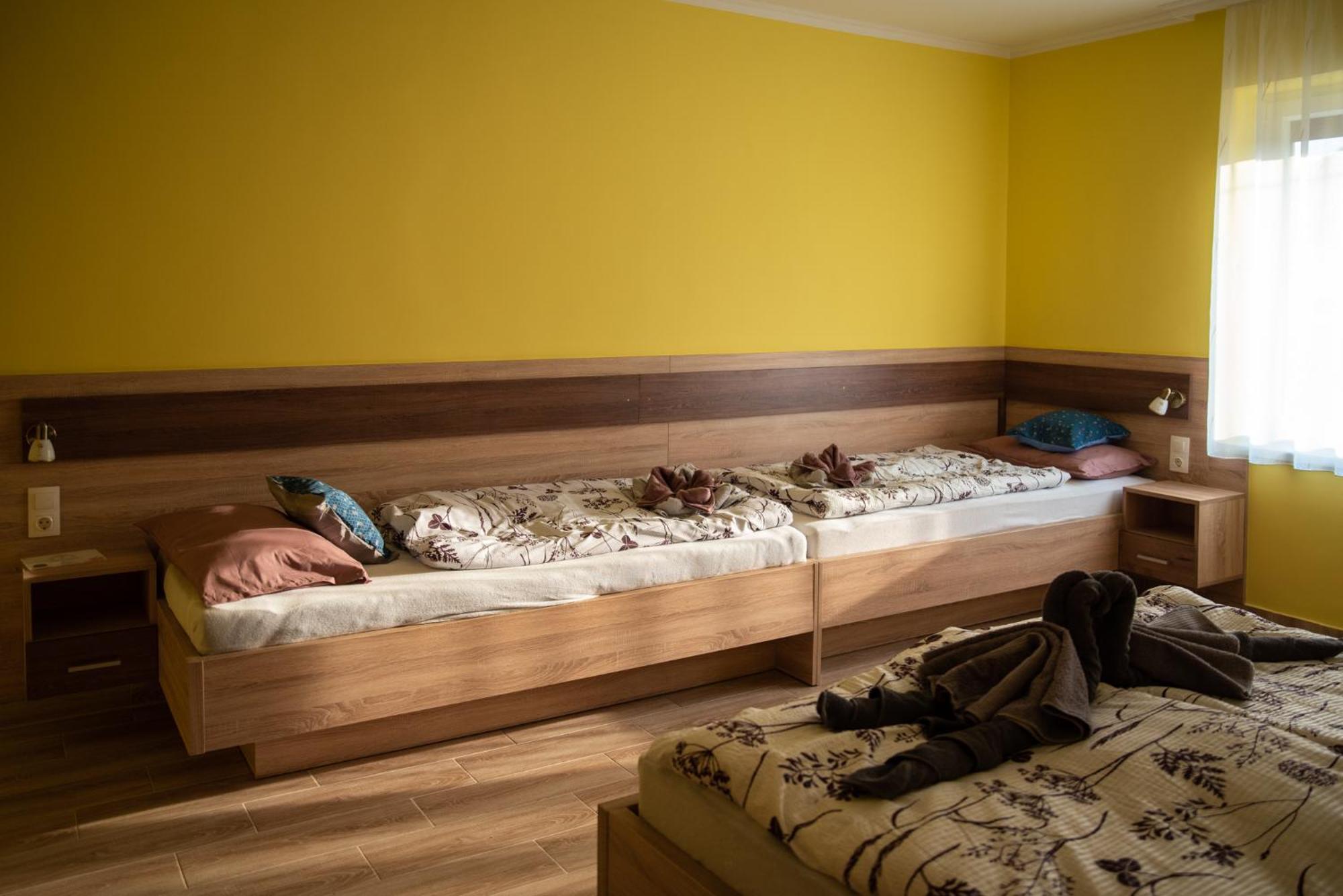 Benige Vendeghaz Hotel Demjen Bagian luar foto